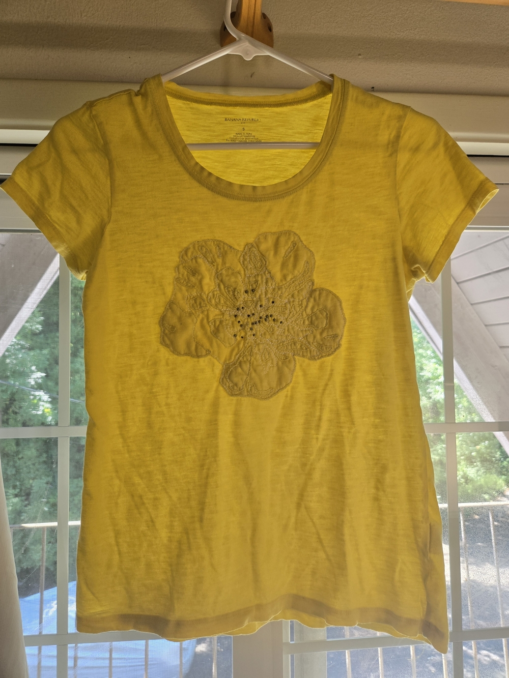Women’s Yellow Floral Appliqué Tee - Banana Republic